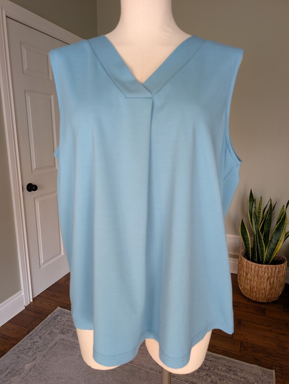 Claire Desjardins Blue Blouse Minimalist Business Casual Sleeveless V Neck Top X